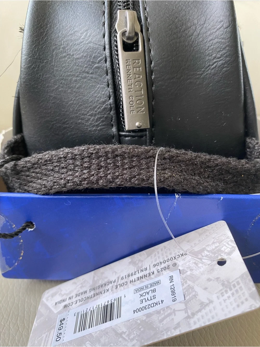 Mens Travel bag - toiletry kit by Kenneth Cole